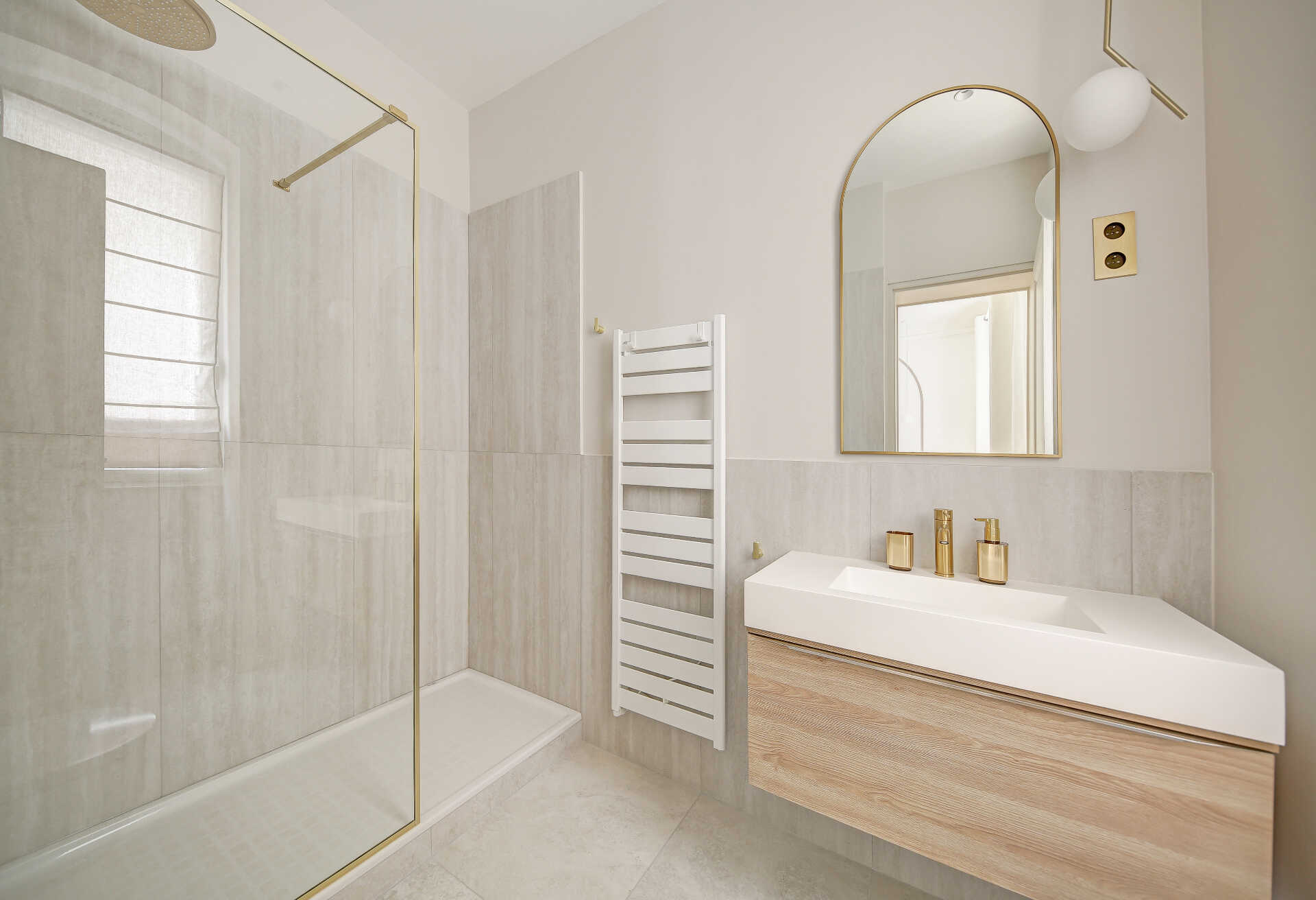 Détail du lit de la chambre Trocadéro