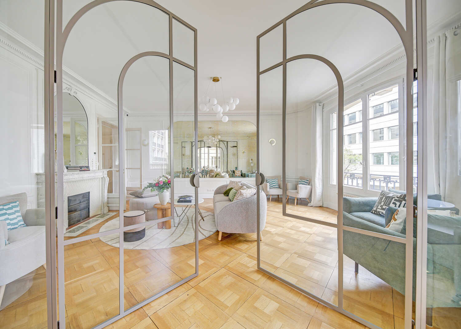 Verrière créant une circulation fluide entre les espaces